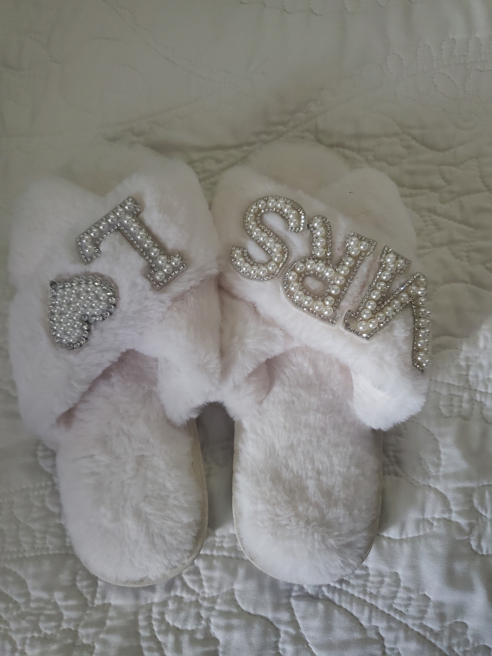 Mrs. Women's White Faux Fur Beaded Slide Slippers.